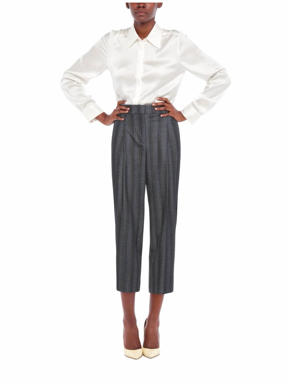 ARGONNE by PESERICO
Pants
6 (US) - Tailored Gray Pinstripe Cropped Trousers(woo)